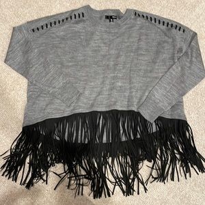 AQUA XS gray cropped sweater with suede fringe